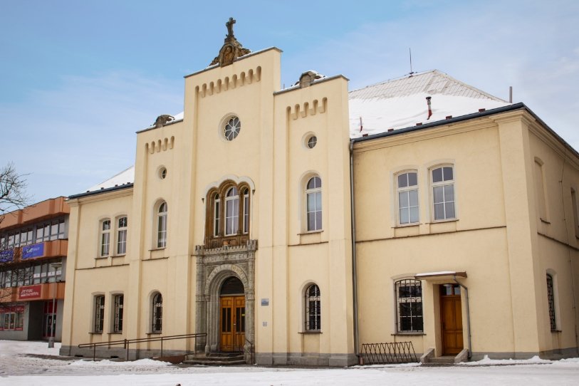 budova.jpg budova.jpg